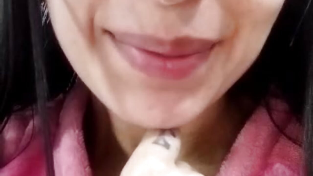 me corro - video by Taylormegan cam model