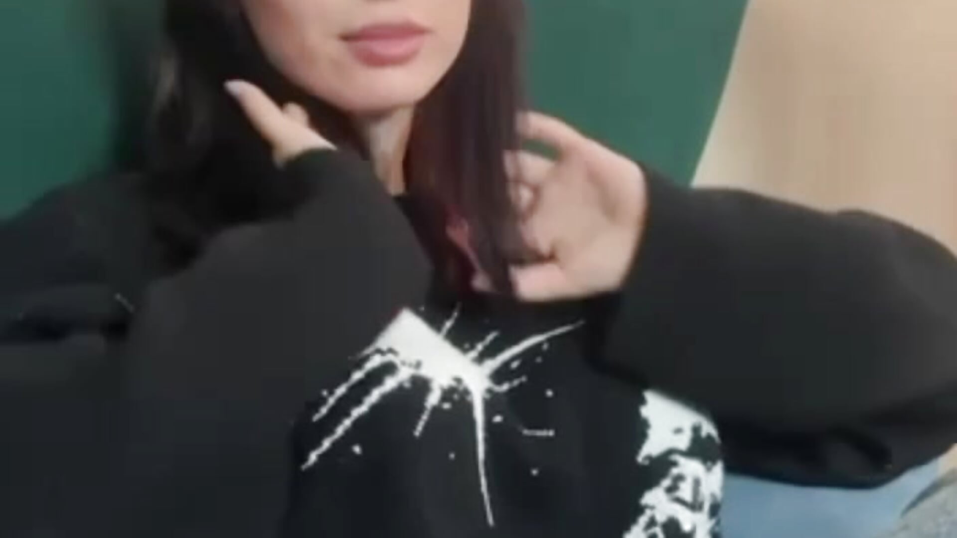 Sweet face❤ - video by AnnHugs cam model