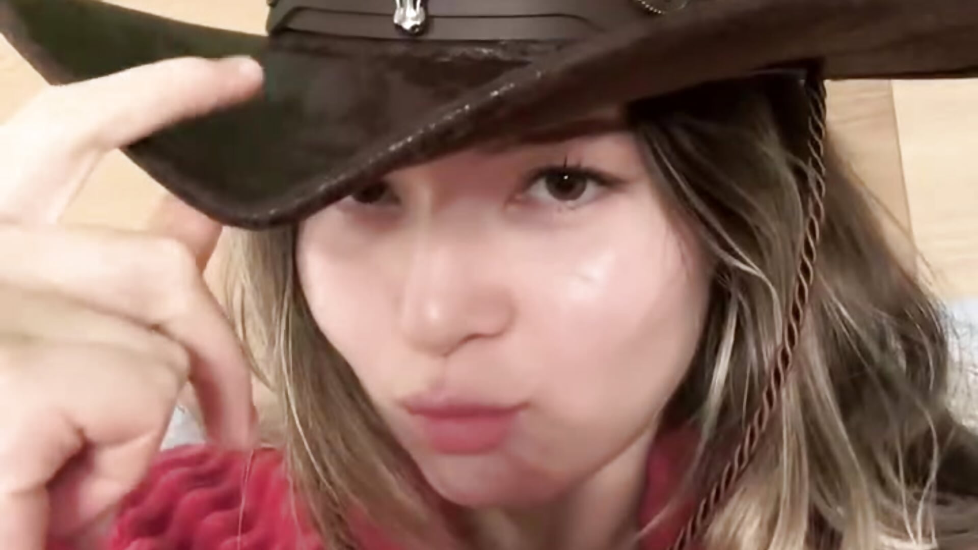 cowboy hat hheheheh - MarlinVarian adlı kamera modelinin videosu