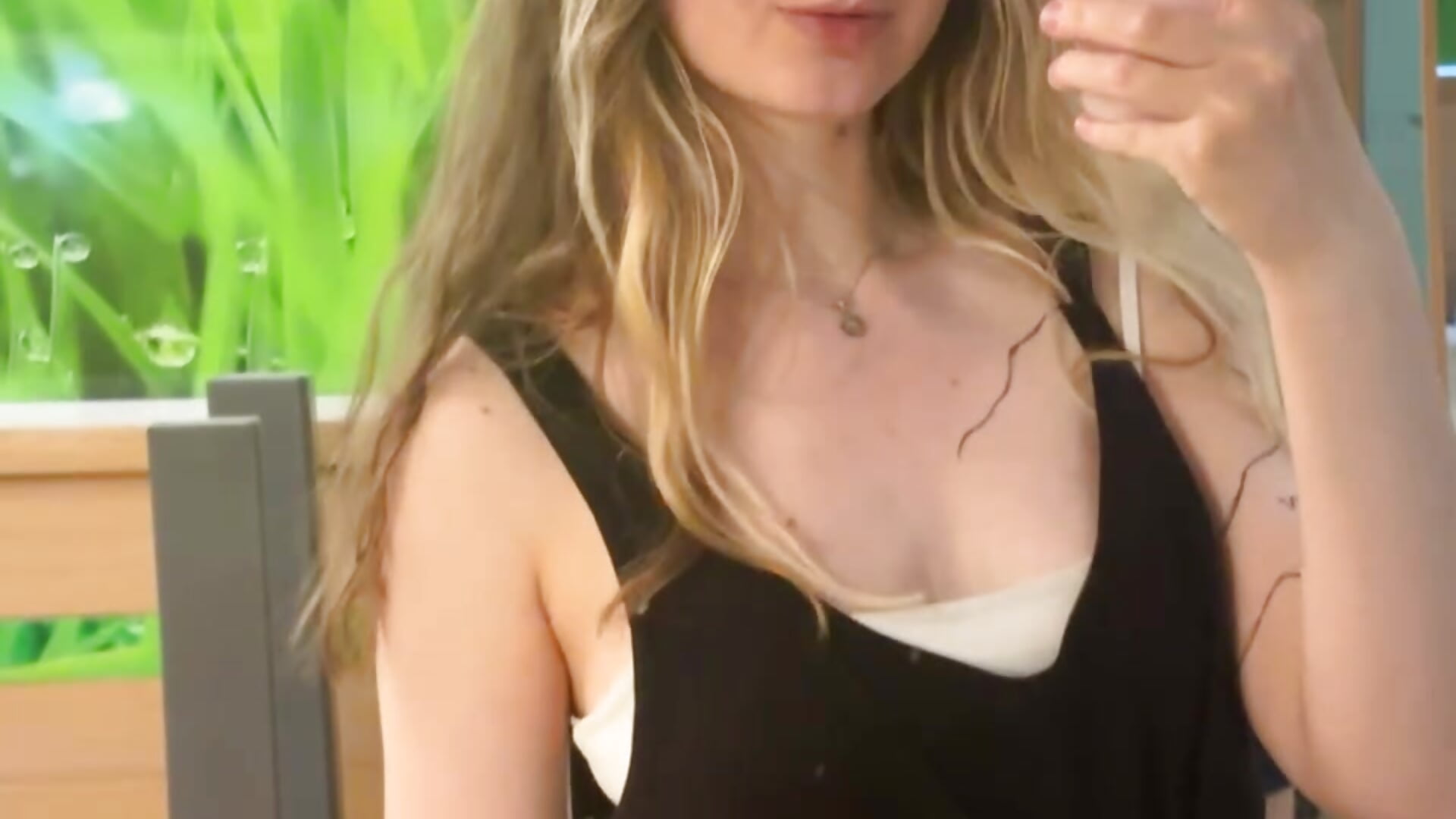 Cute (*￣3￣)╭ – video modela na kameri MarlinVarian