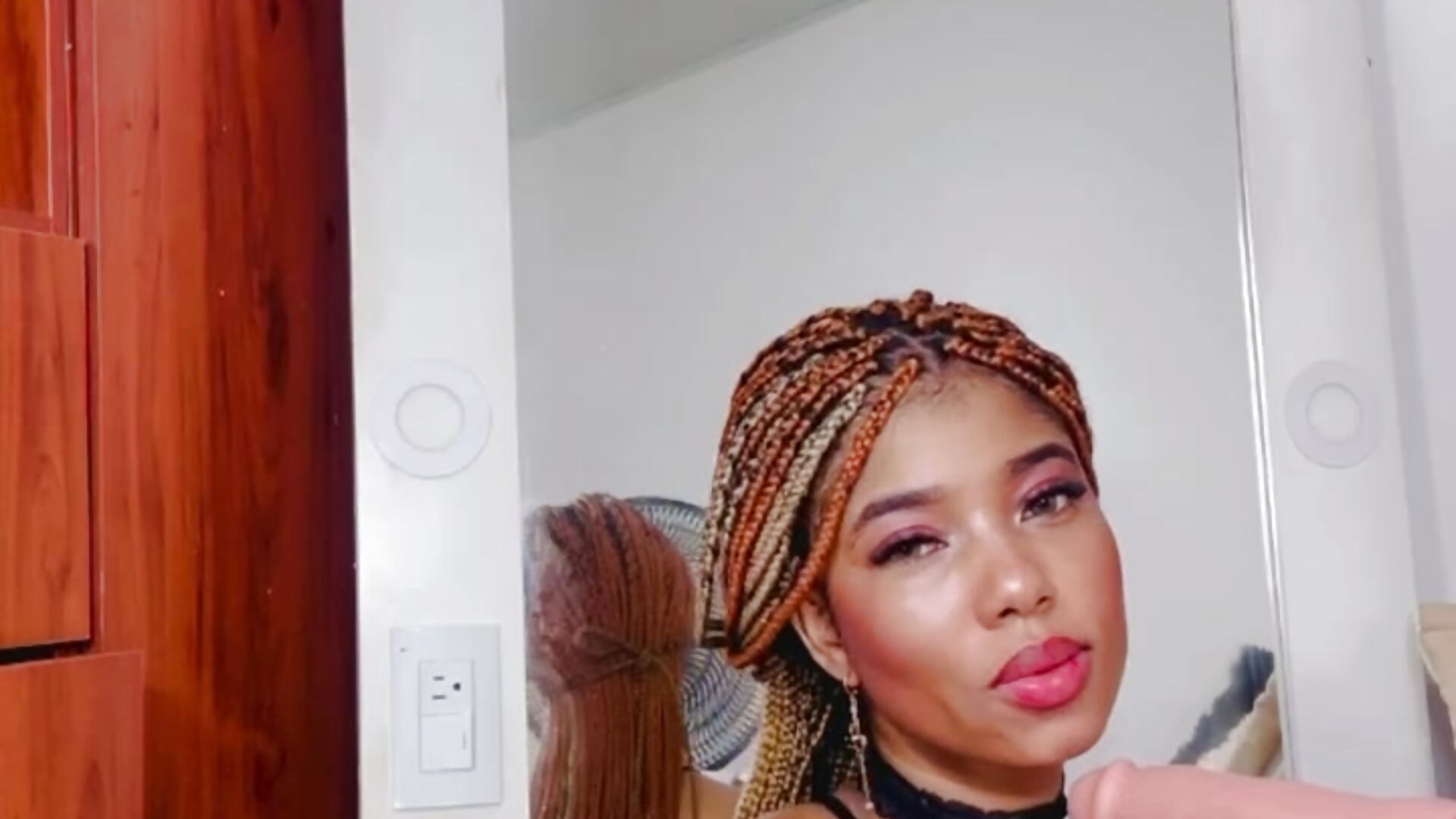 WhatsApp Video 2025-09-10 at 6,52,17 AM - βίντεο μοντέλου Lia_Shaik