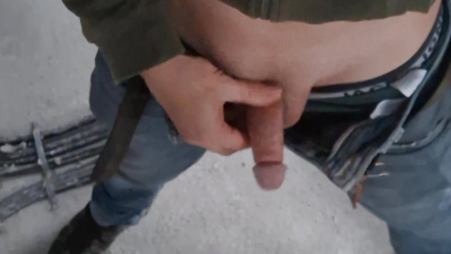 Auf dem Bau - video by Horny_Man0911 cam model