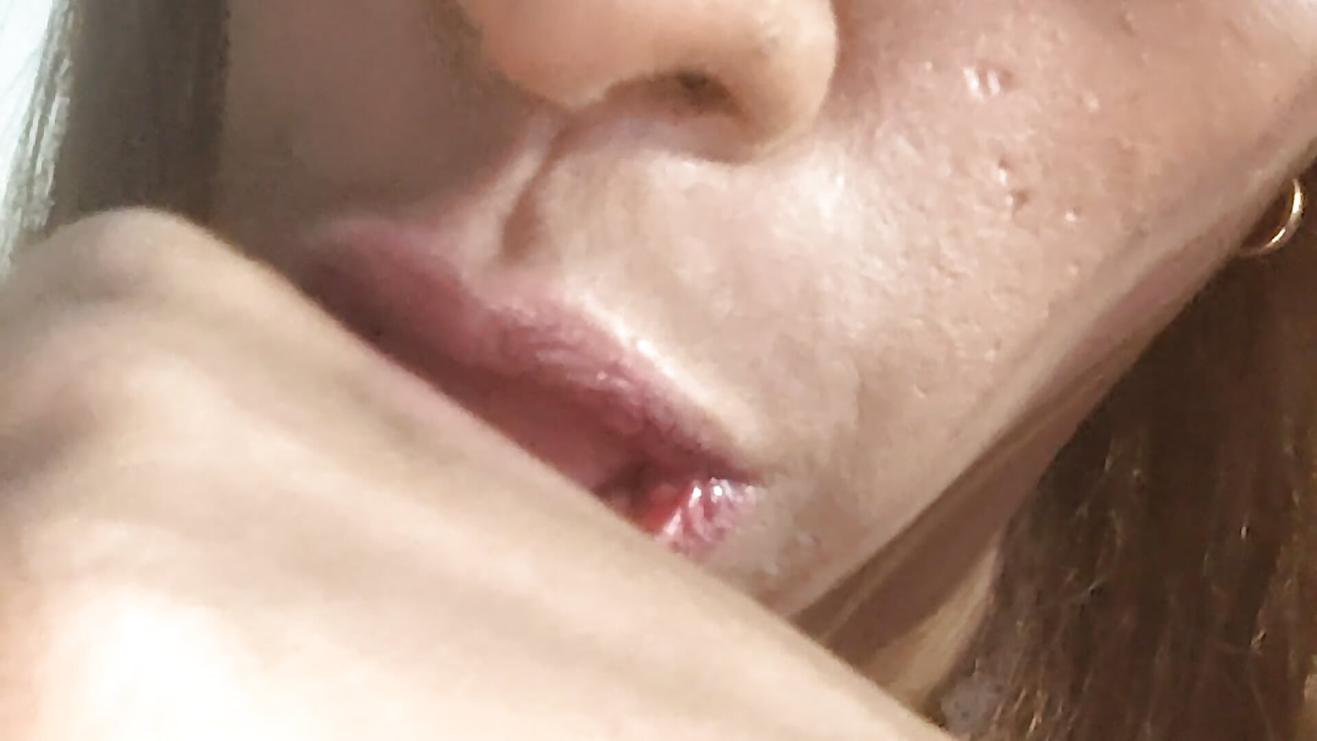 1000185024 - video oleh Kristal_Bronw_Lawren kamera model