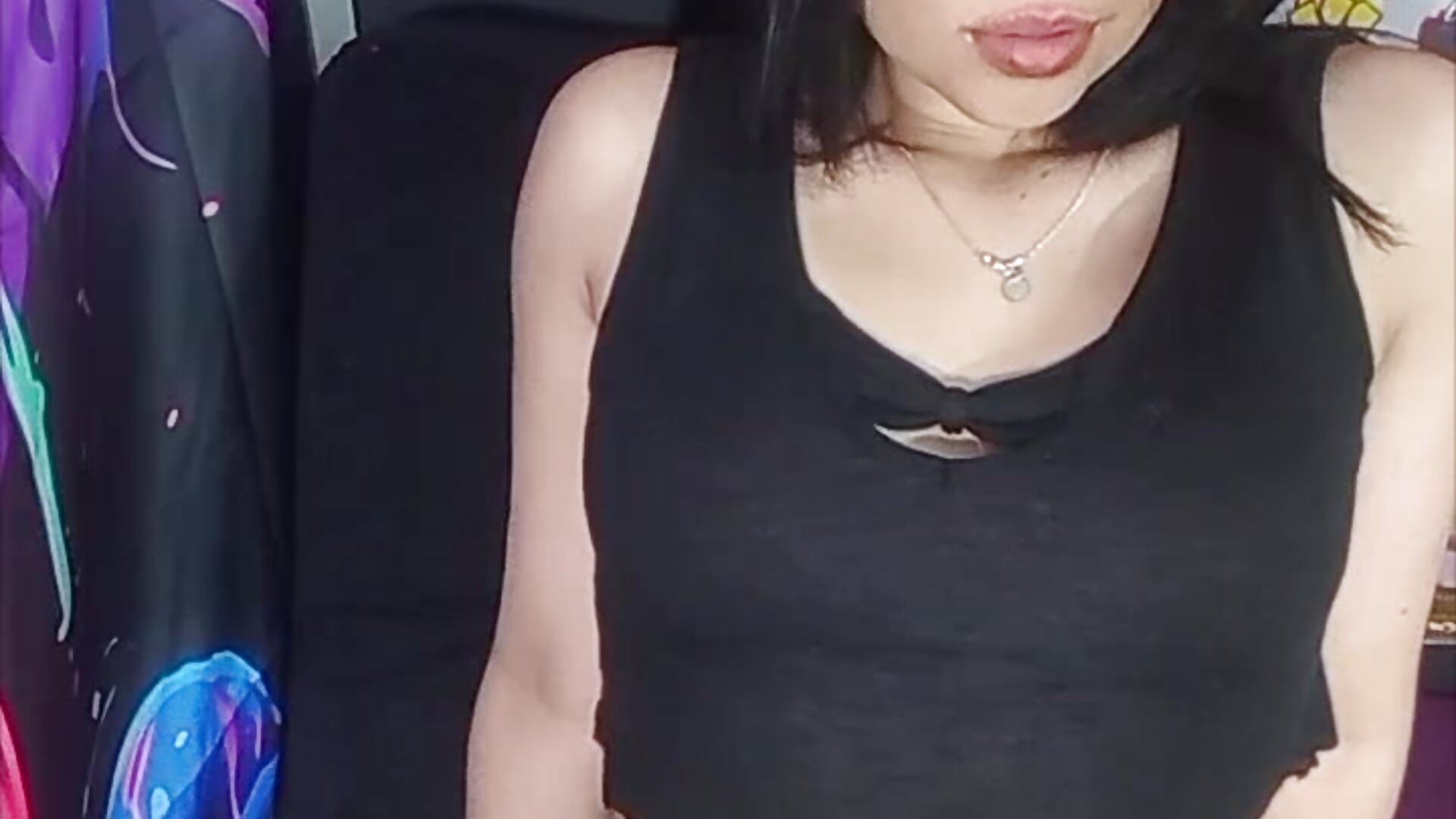 1000103916 - vidéo du modèle de showcams ValerieLove_