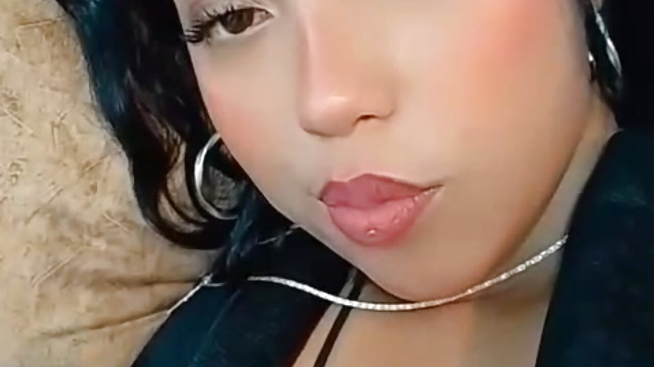 WhatsApp Video 2025-10-13 at 10,08,47 PM - video by aylin_tk cam model