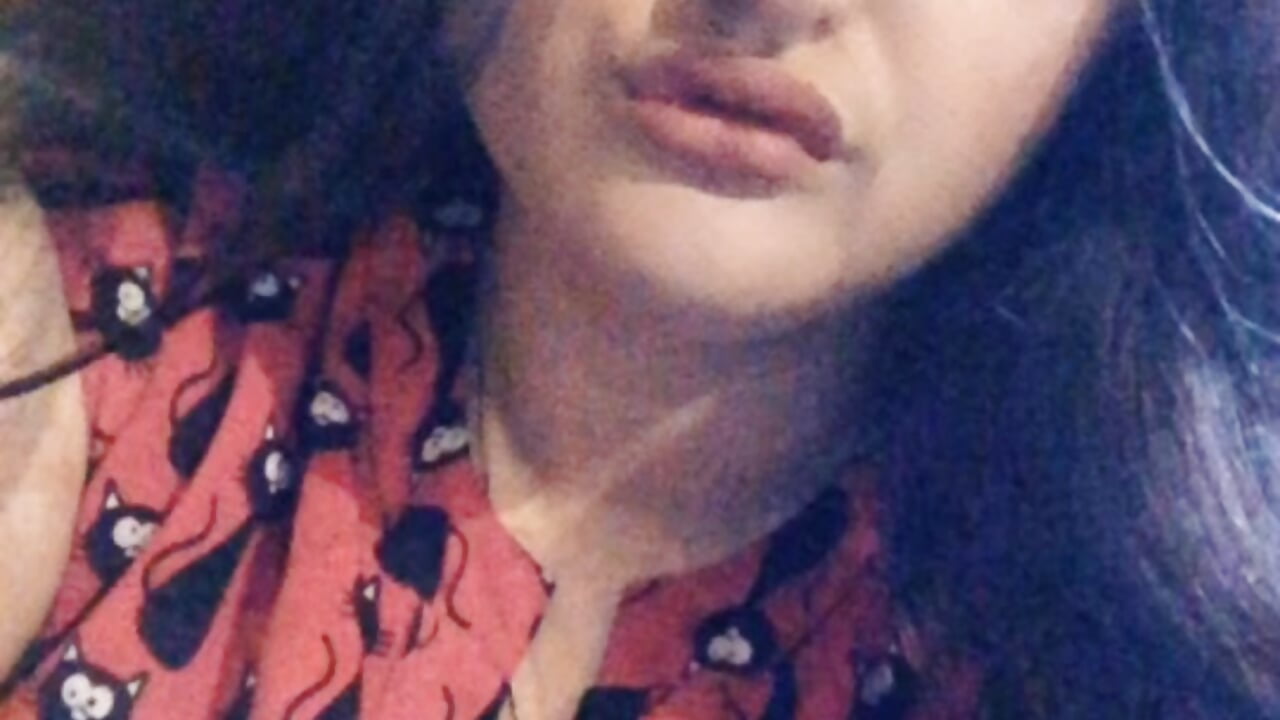 profile-intro-video-1761777373 - video by VickiHines cam model