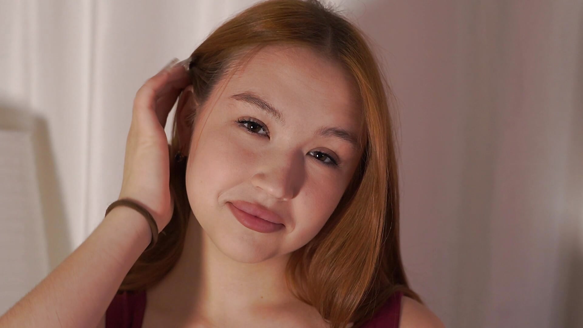 My face - video by ShariTietge cam model