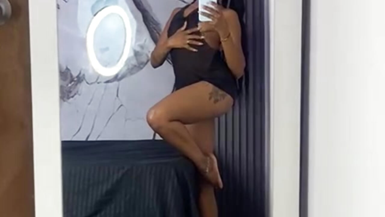 You’re teasing me so good… don’t stop. - v ídeo de la modelo de cam Hillarytonsonx