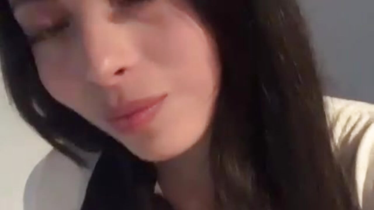 💜 - video by 1Anya cam model