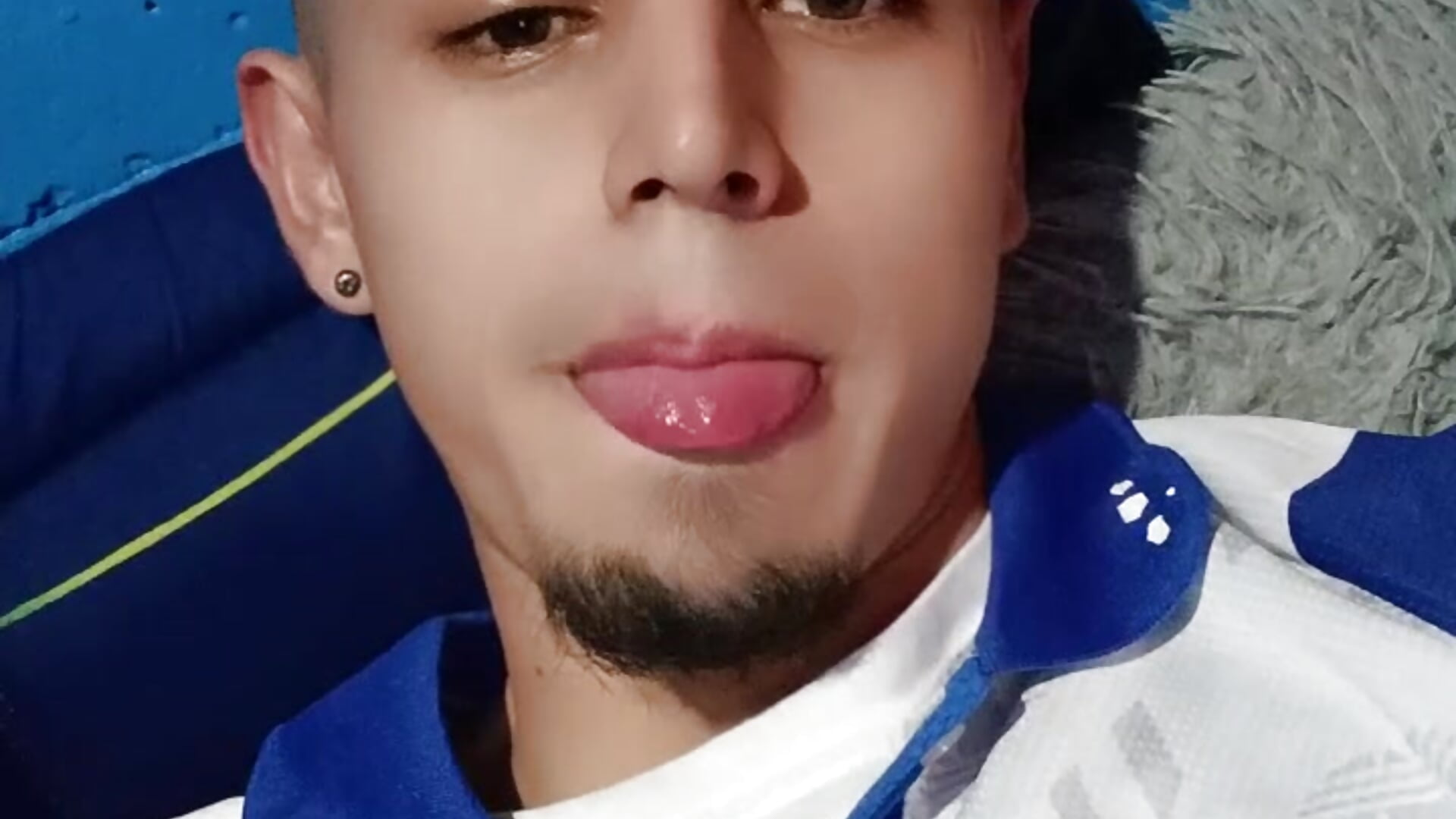 1000067492 - video by 1C2AM22 cam model