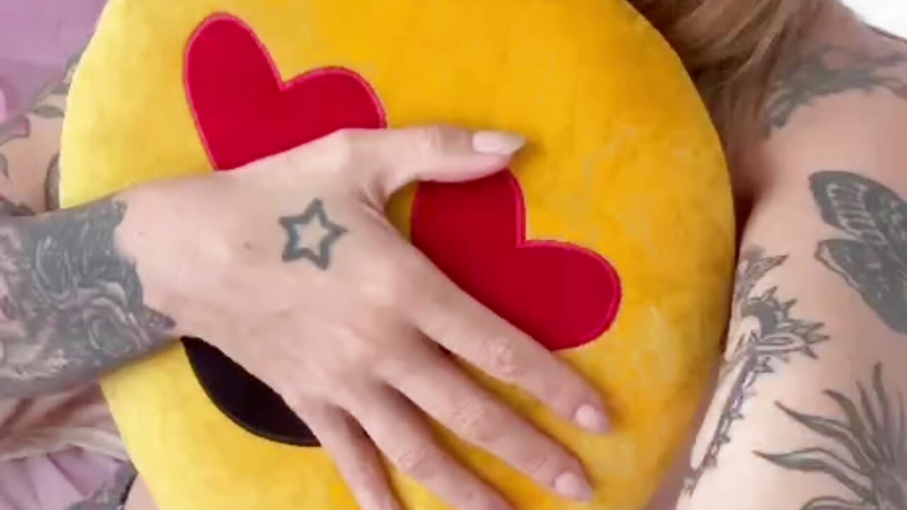 VID-20251017-WA0000 - video by goddessfoxyla cam model