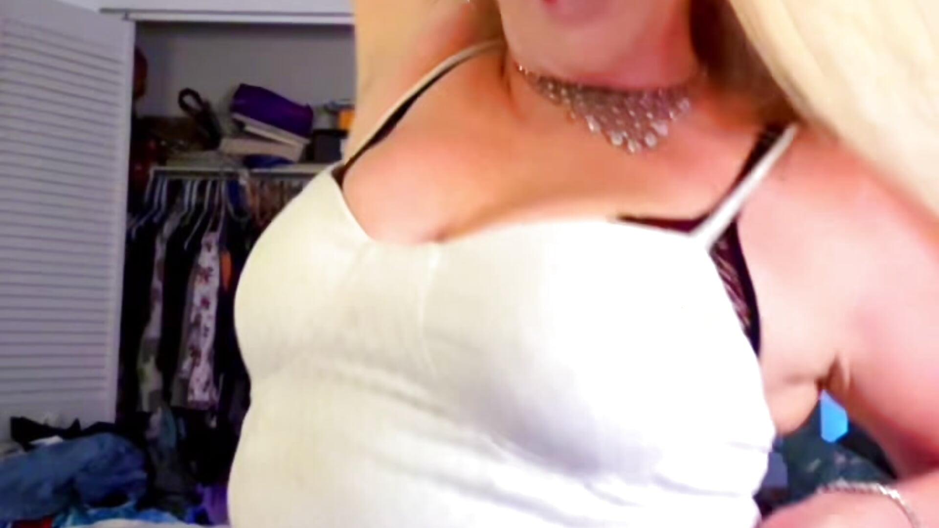 566ed667-3fd8-444f-95f3-6c37a66ef32b-1_all_159.mov