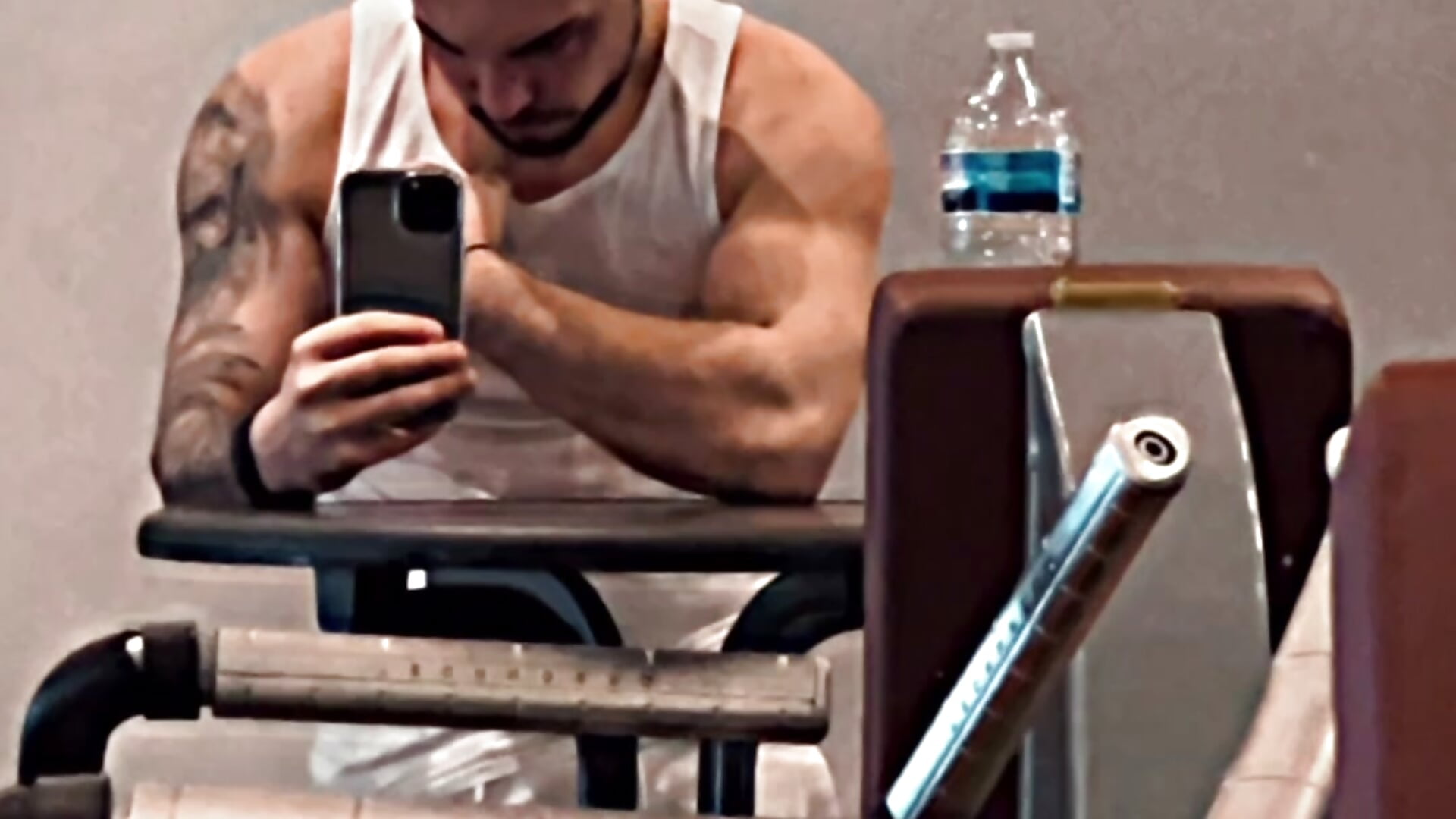 3596C67C-793F-4689-B22B-A1183105EC92 - video van alpha_mk cam-model