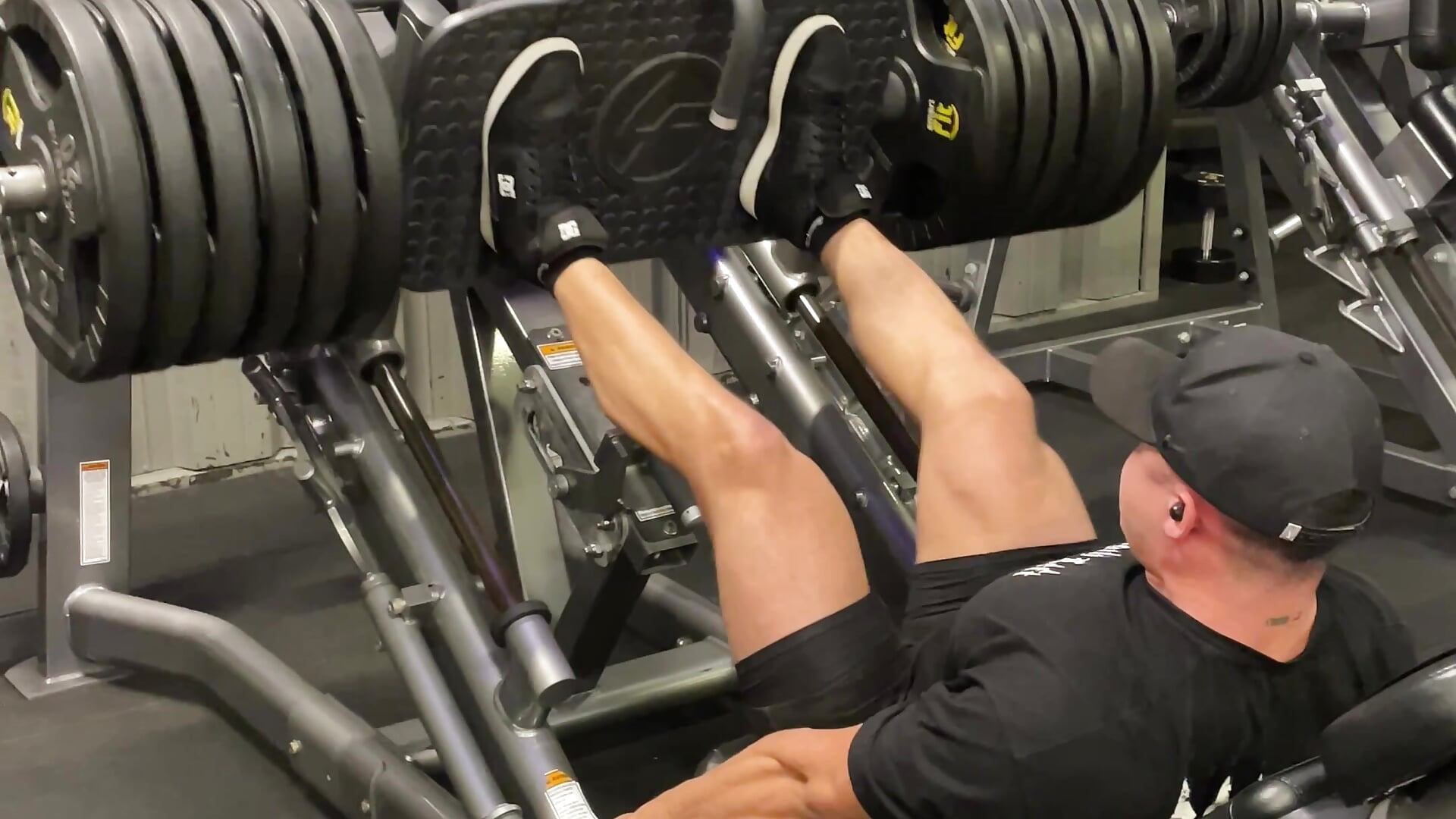 IMG_3368 - video by KingLevi01 cam model