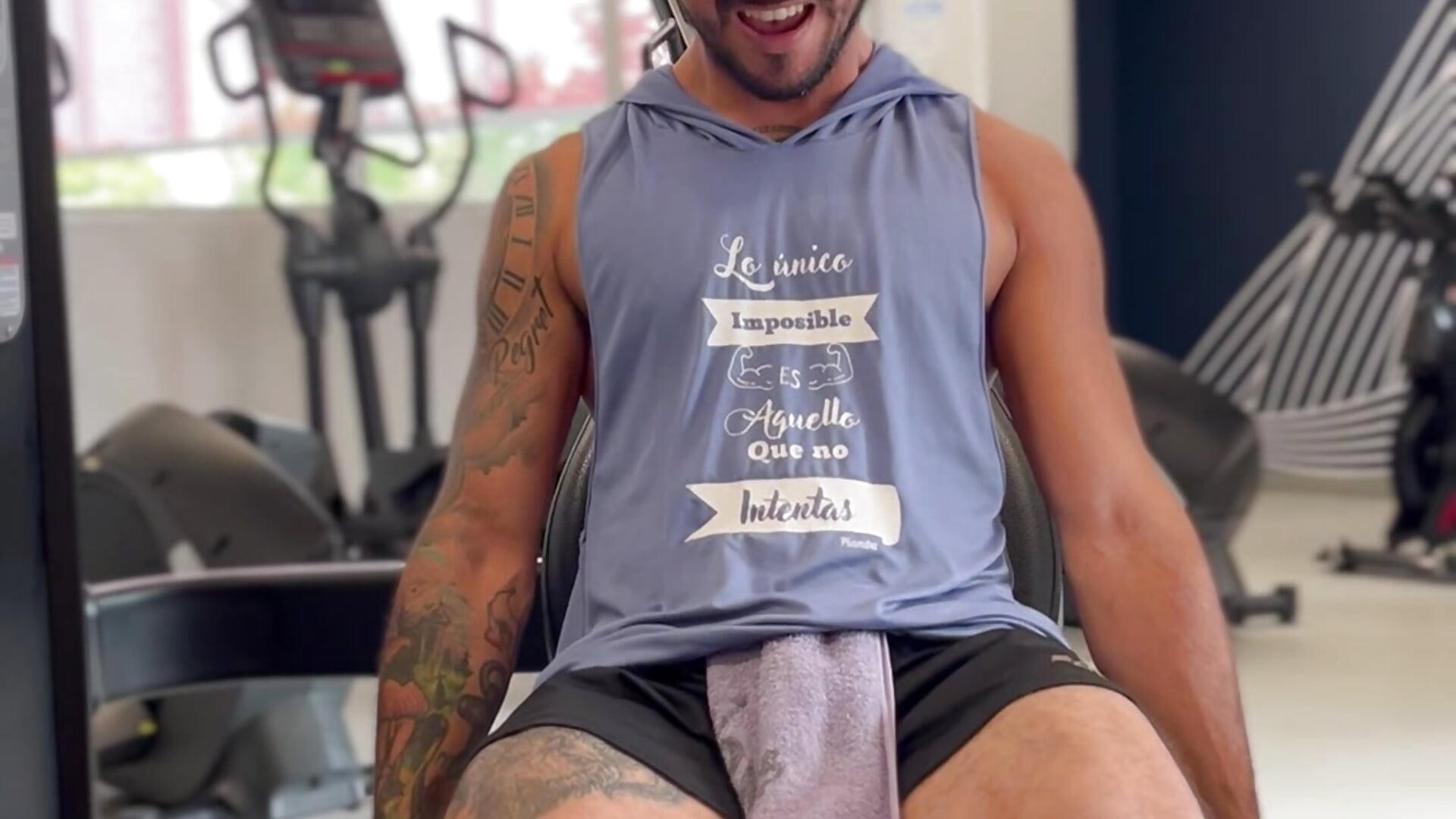 At gym - dereck_karter 캠 모델의 동영상