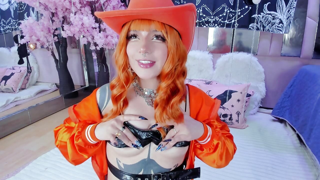 Sexy girl 😈 - vídeo de la modelo de cam BizzyNoar