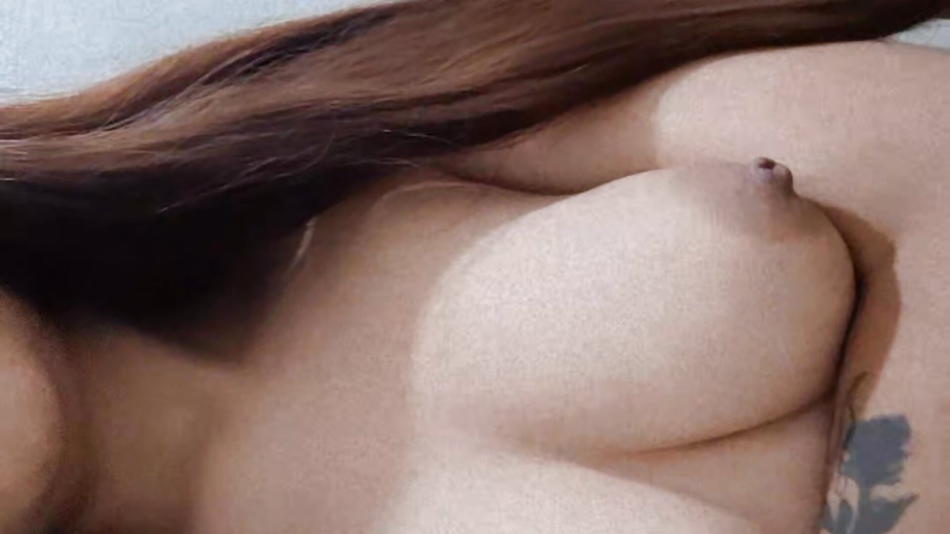 Las tetas de mi hermanastra - video by Delycom cam model