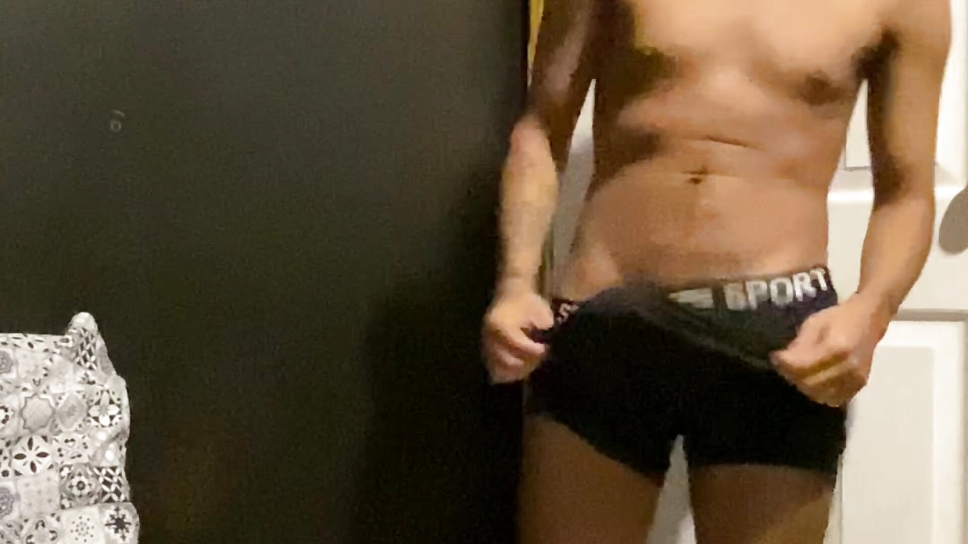 Twink con mucho calor. 😾😈 - video by barbozit4 cam model