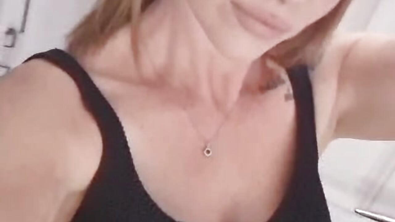 Hey you ;) - video by RedheadBeautt cam model