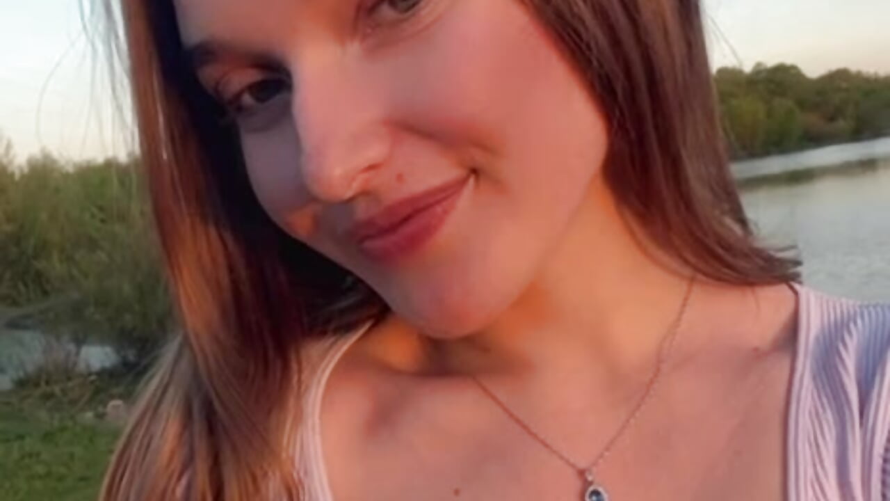 🕊️ - відео від вебкаммоделі Bellatrisssaa