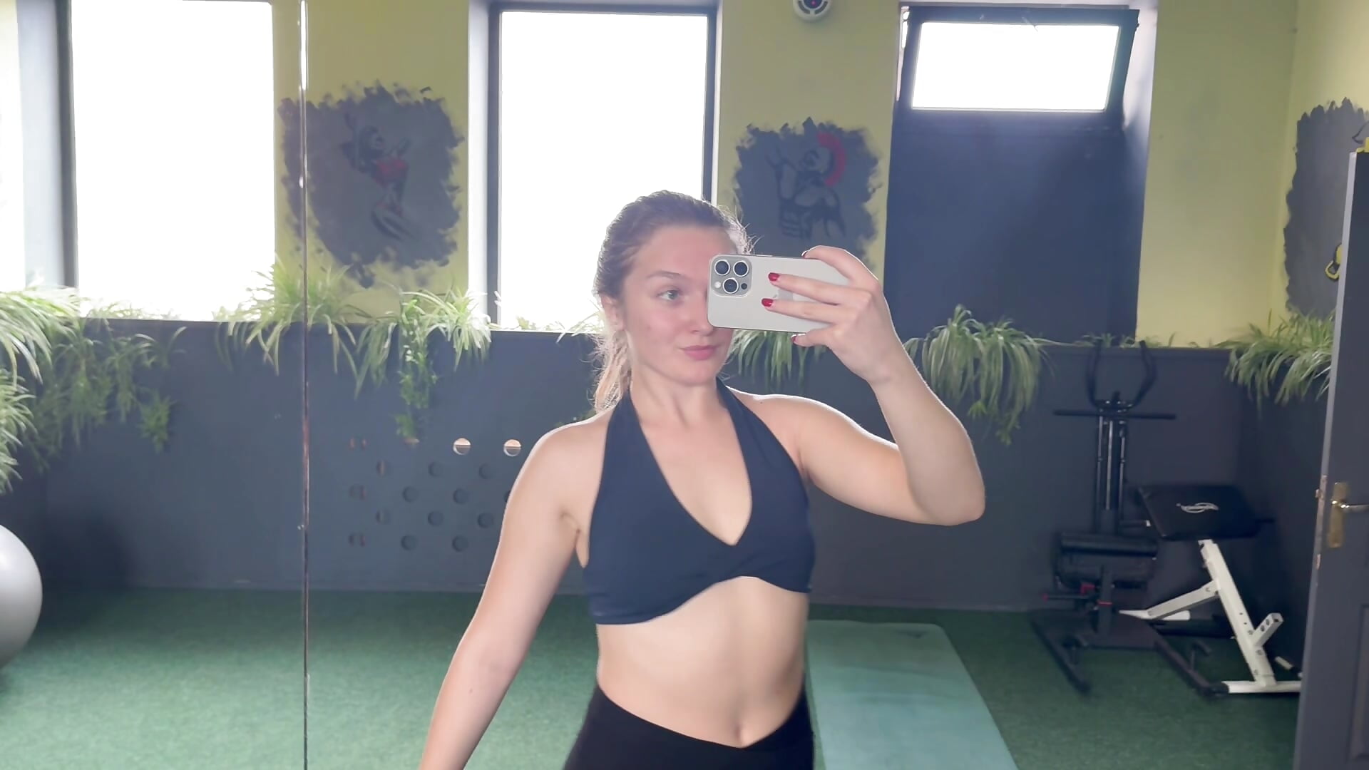 💪🏻 - відео від вебкаммоделі Bellatrisssaa