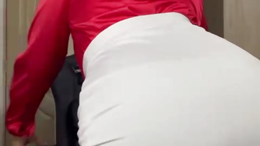 come to me and undress me😈😈 - video by NicolPorto cam model