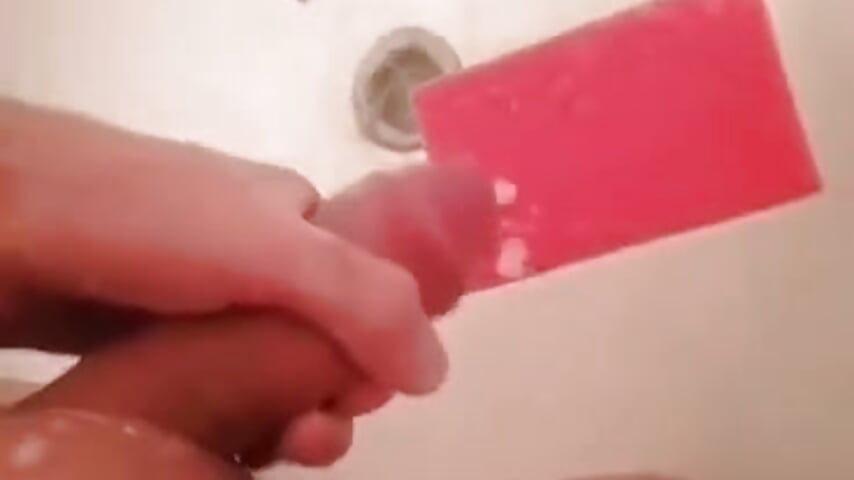 Fürdőkádas spriccelés– mutualboy kameramodell videója