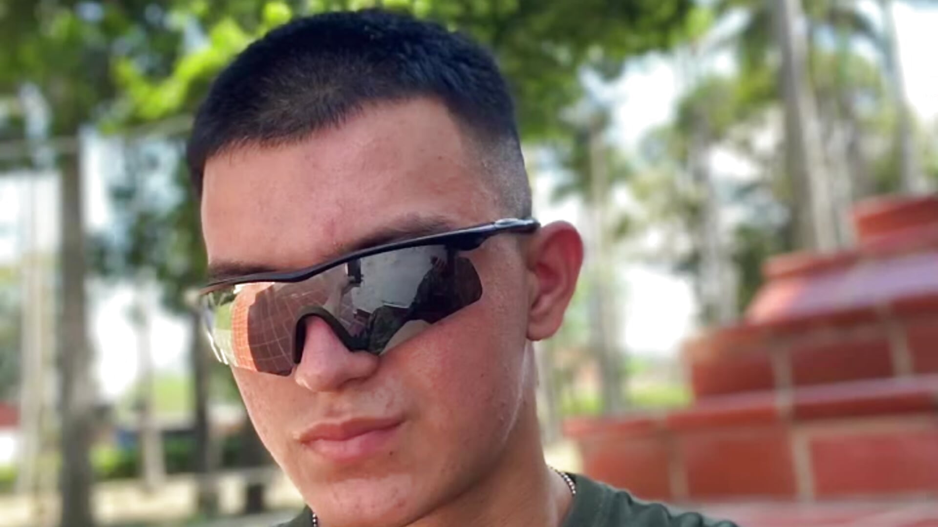 Me with short hair - video by ErickWalton cam model