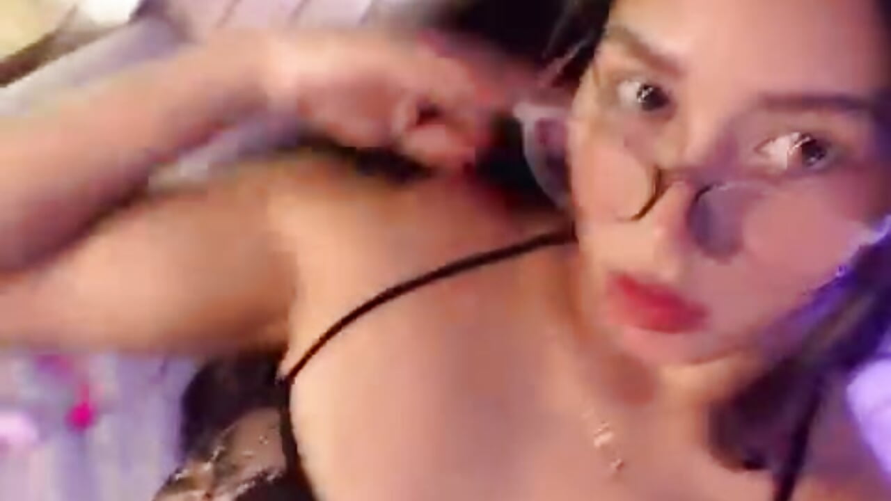 Wanna see how good I can be when I’m bad? 😏💋 - video by maria_gil cam model