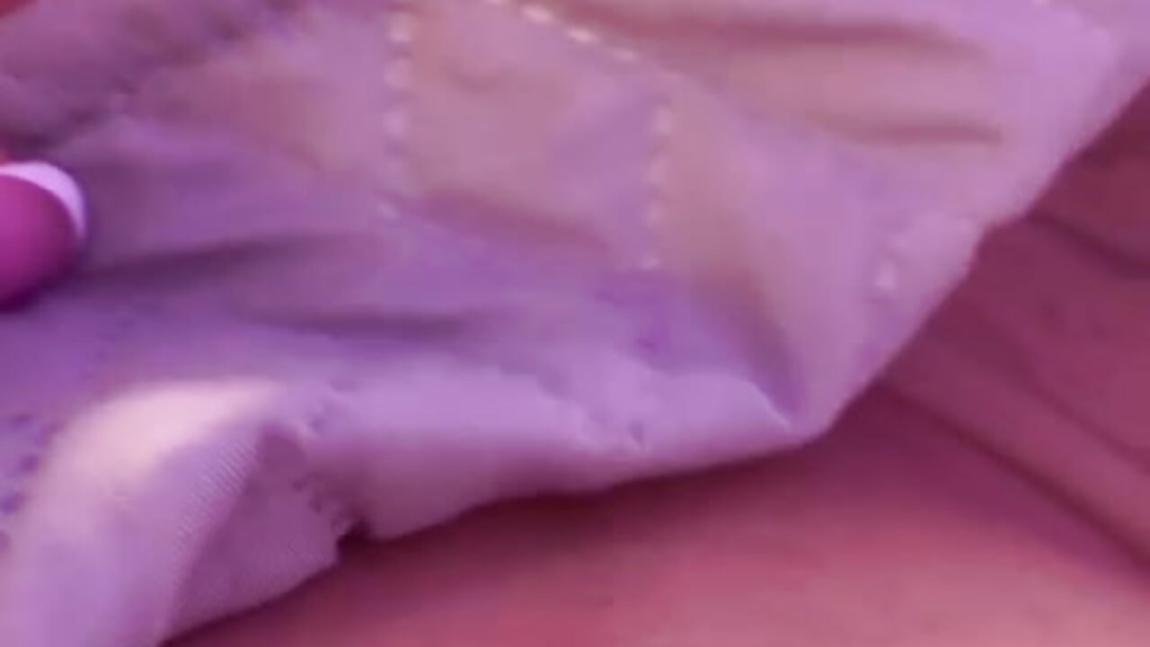 Watch my pussy waking up in the morning - video by maria_gil cam model