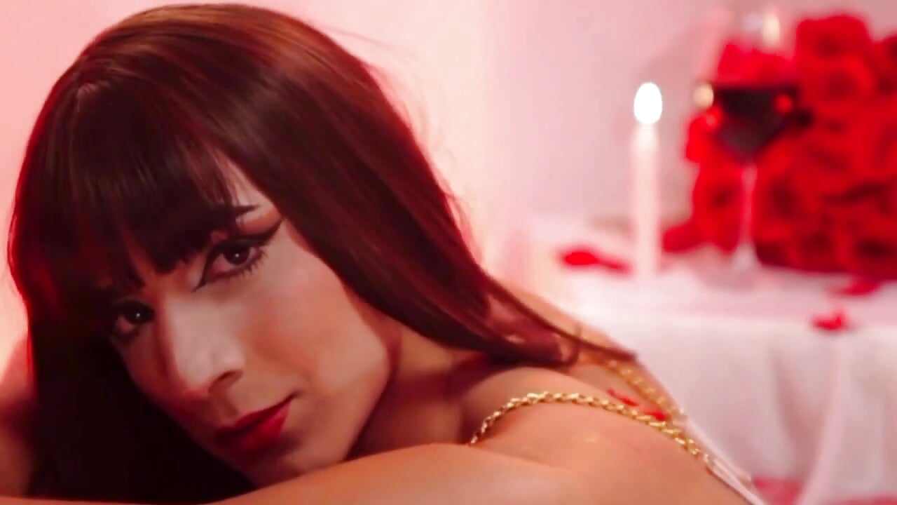 In my bath tub - video by francesca_suzett_ cam model