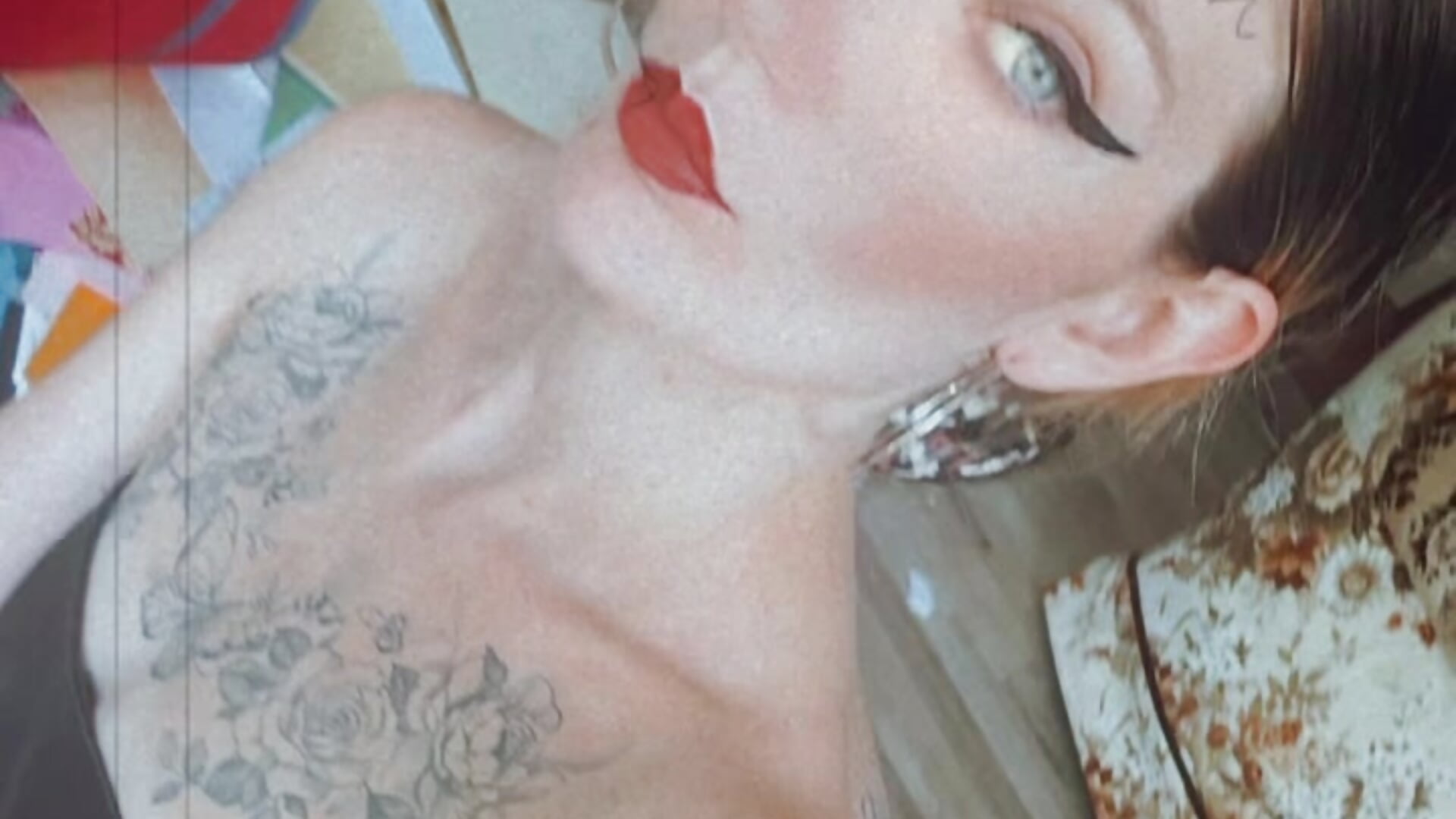 20240726_141254_8d9f46fd42664391b34cbebfb26e7417 - vídeo de YourFavCanadianMILF modelo de câmara