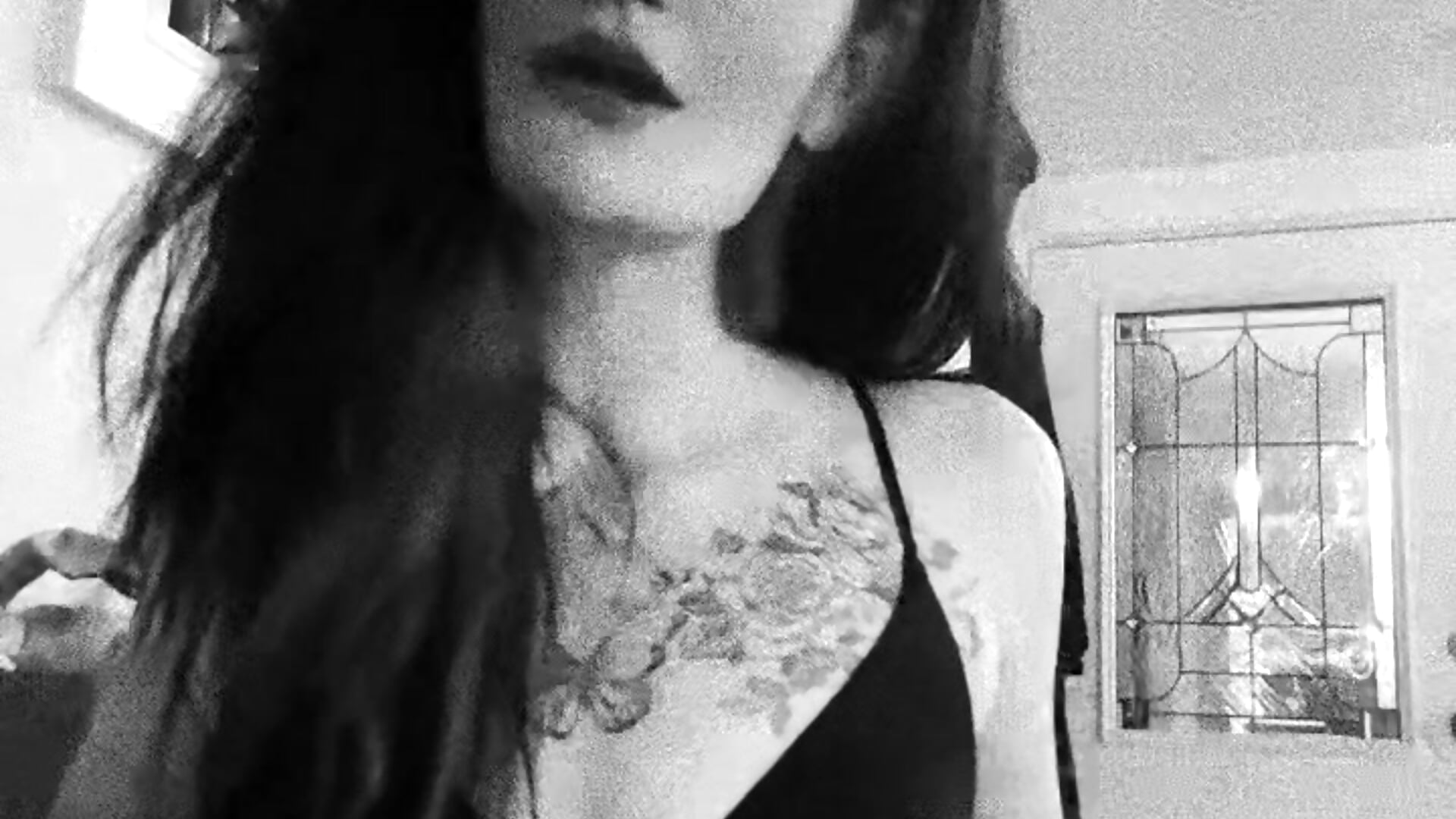 1000029684 - vídeo de YourFavCanadianMILF modelo de câmara