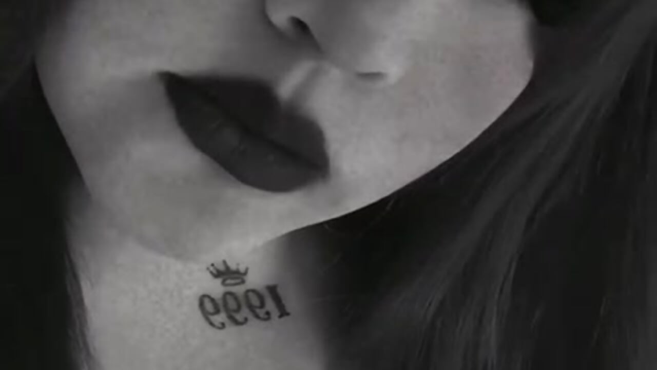 1000055896 - video by Sexmone cam model