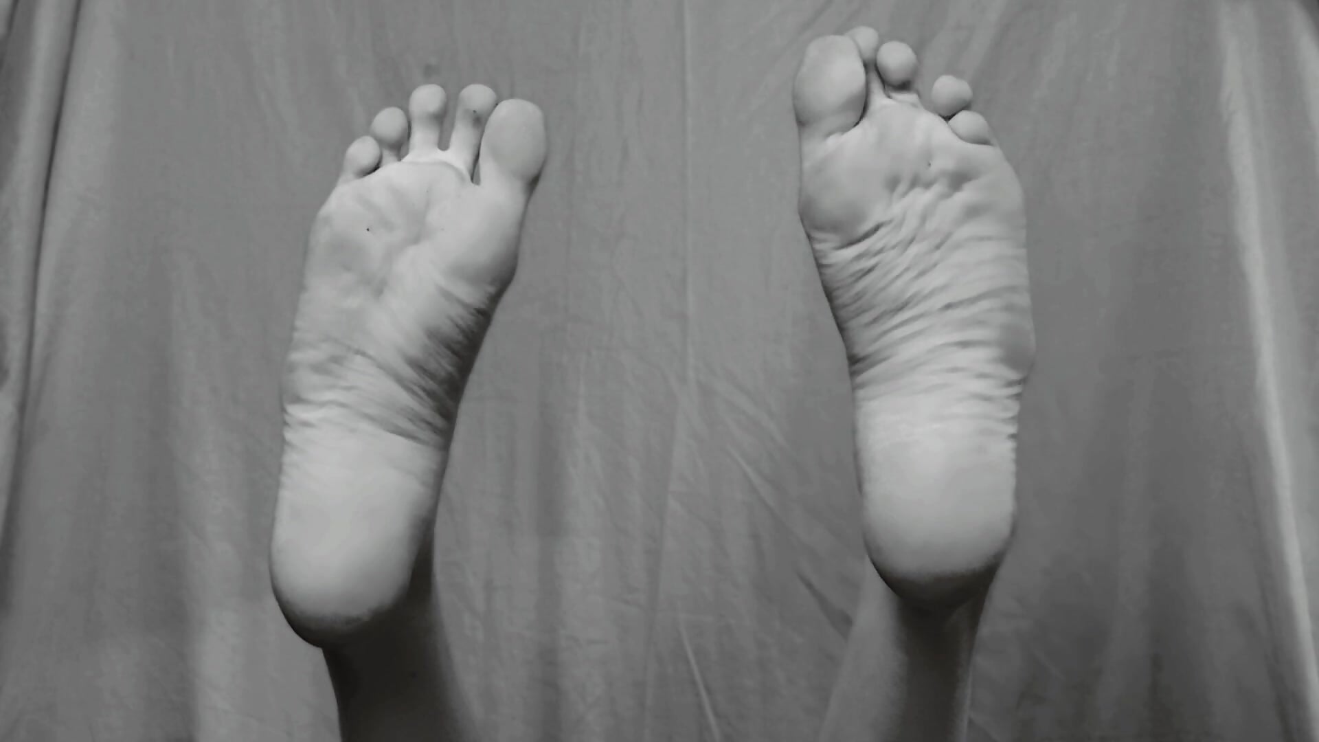 FEET - video by Yoka_paradoXXX cam model