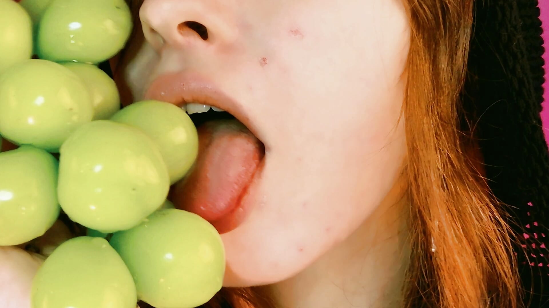 A GIRL AND GRA PES - video by Yoka_paradoXXX cam model