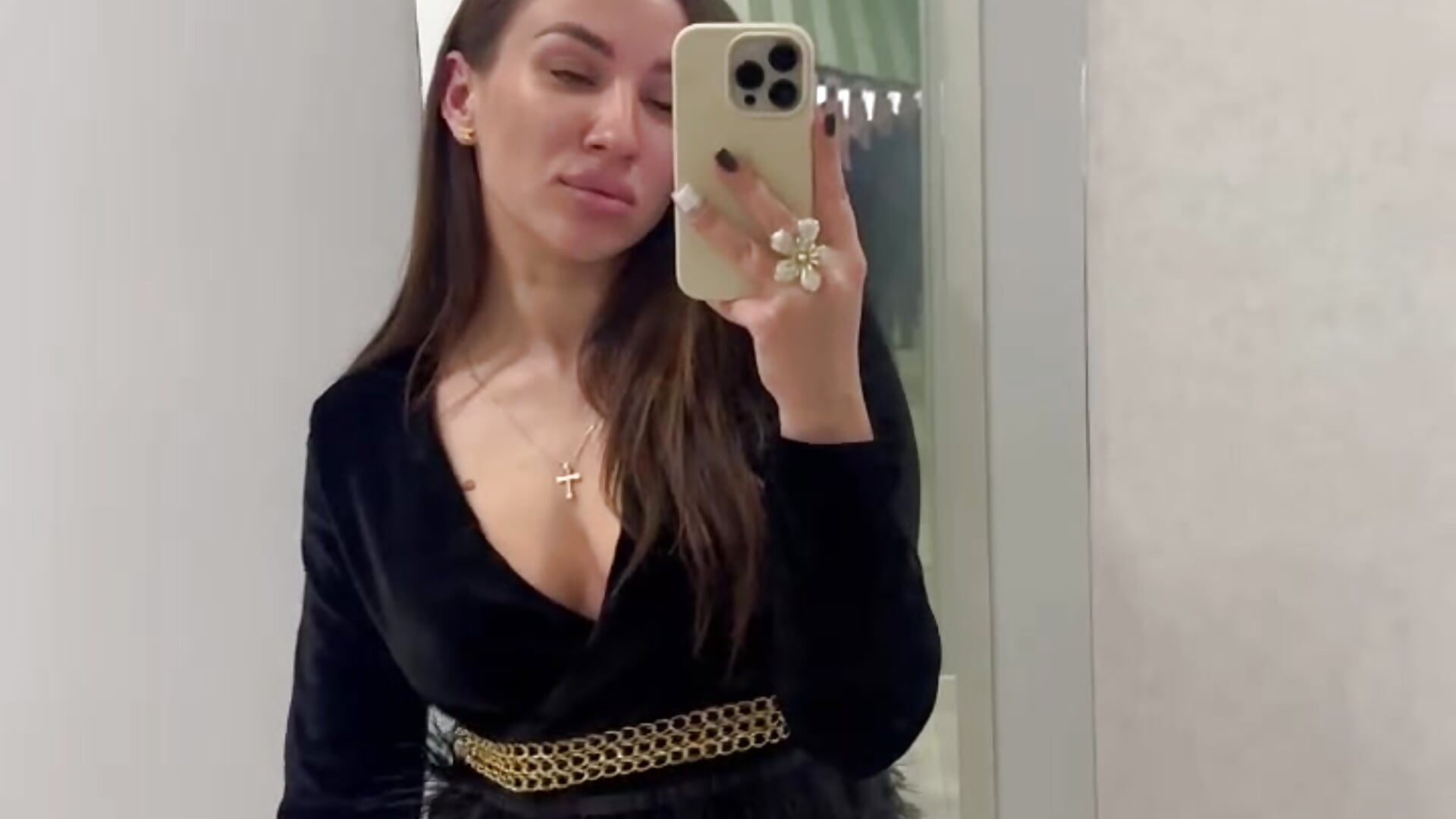 little black dress - video by Ilayrisse cam model