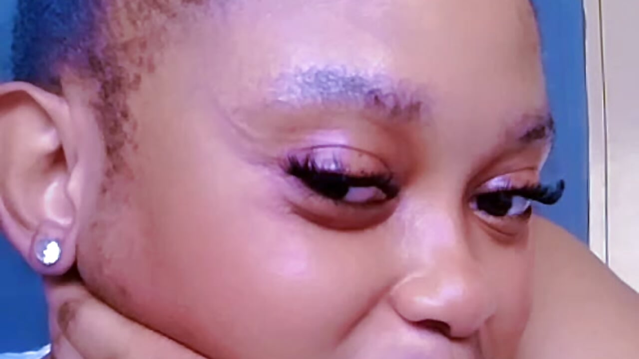 1000330964 - video av ladysarah-2 cam-modell