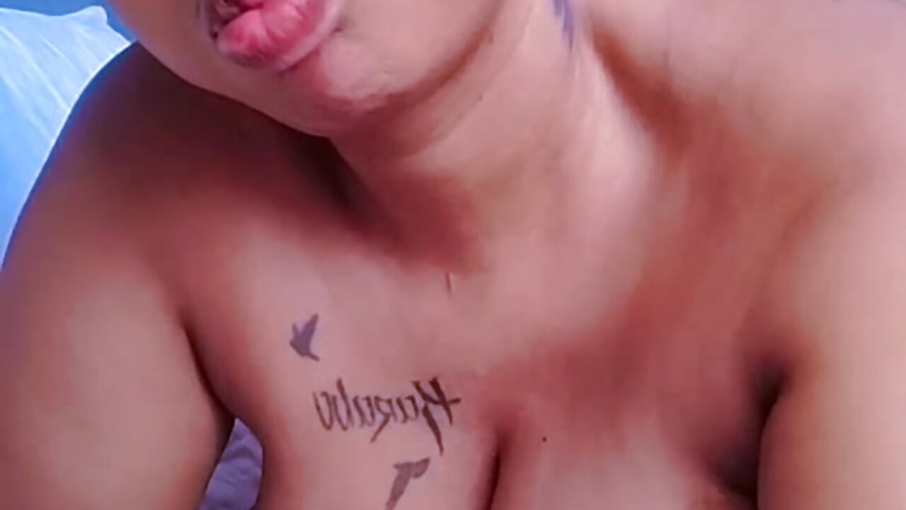 1000330963 - video av ladysarah-2 cam-modell