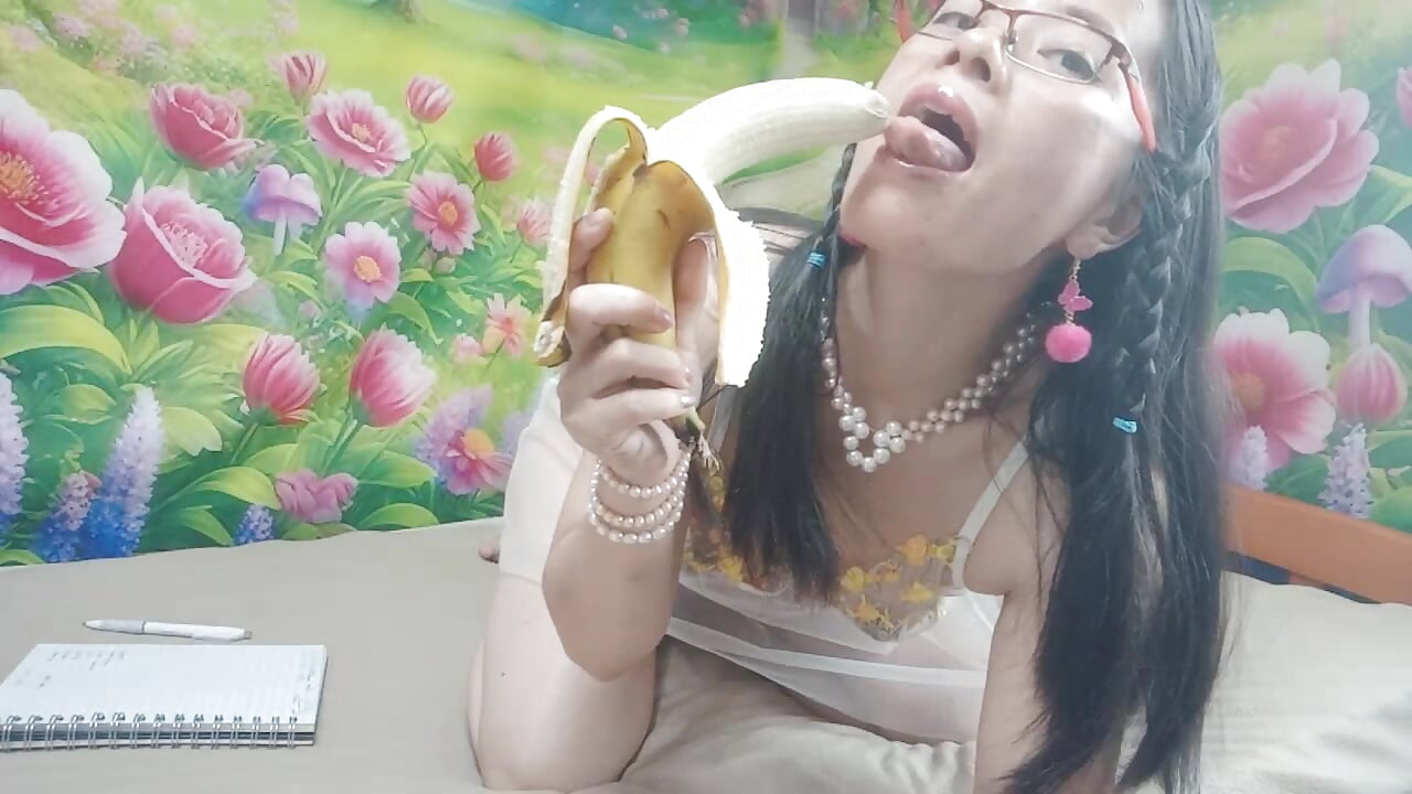 sucking banana video special turn you on - video by sweethanajapanese cam model