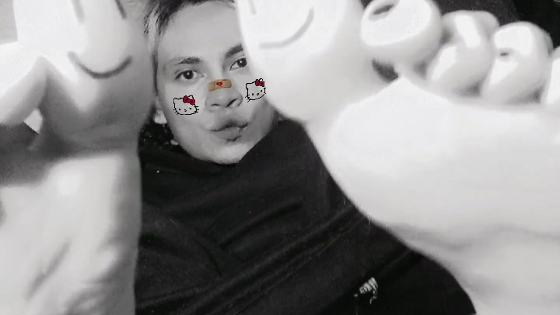 Flash of hairy hole - відео від вебкаммоделі kittymutant99