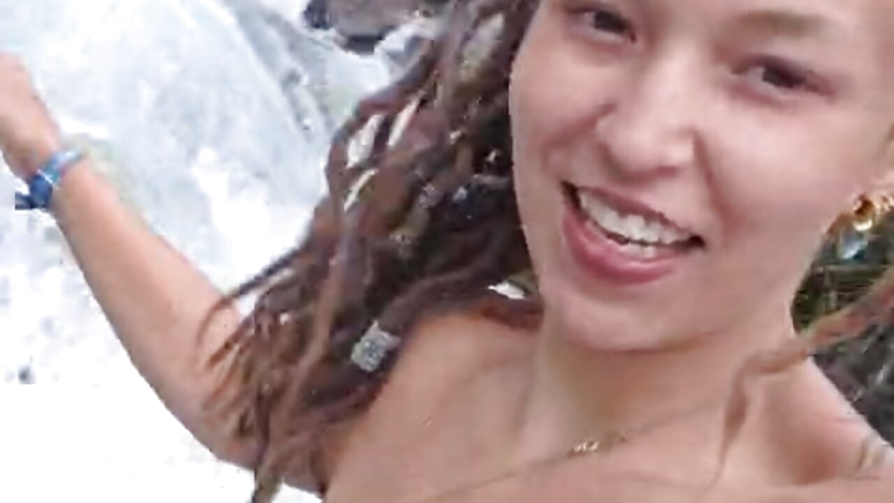 Wasserfall naked bath