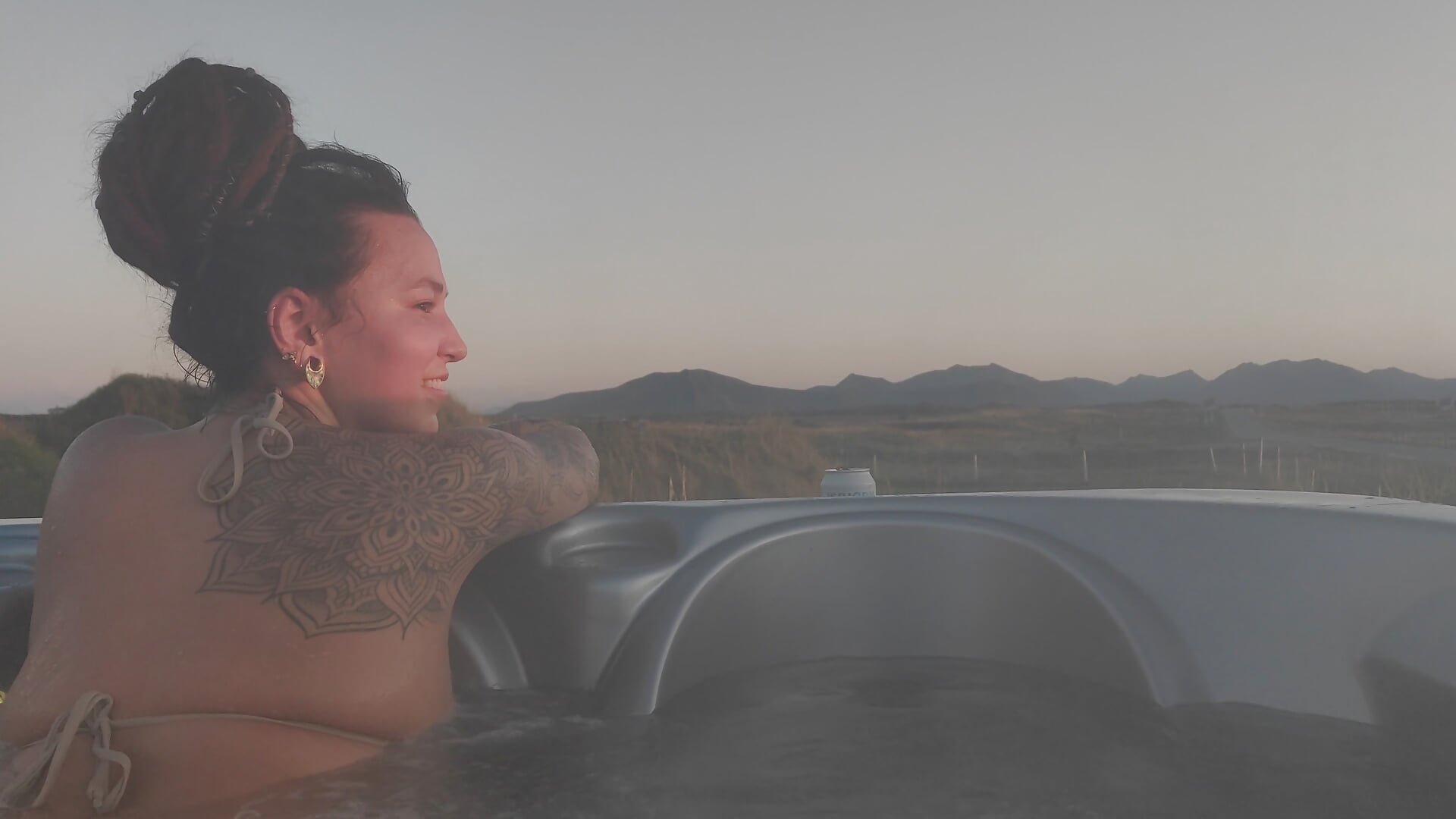 Oder doch lieber entspannt im jaccuzzi 😈 - video by bitch_Marley cam model