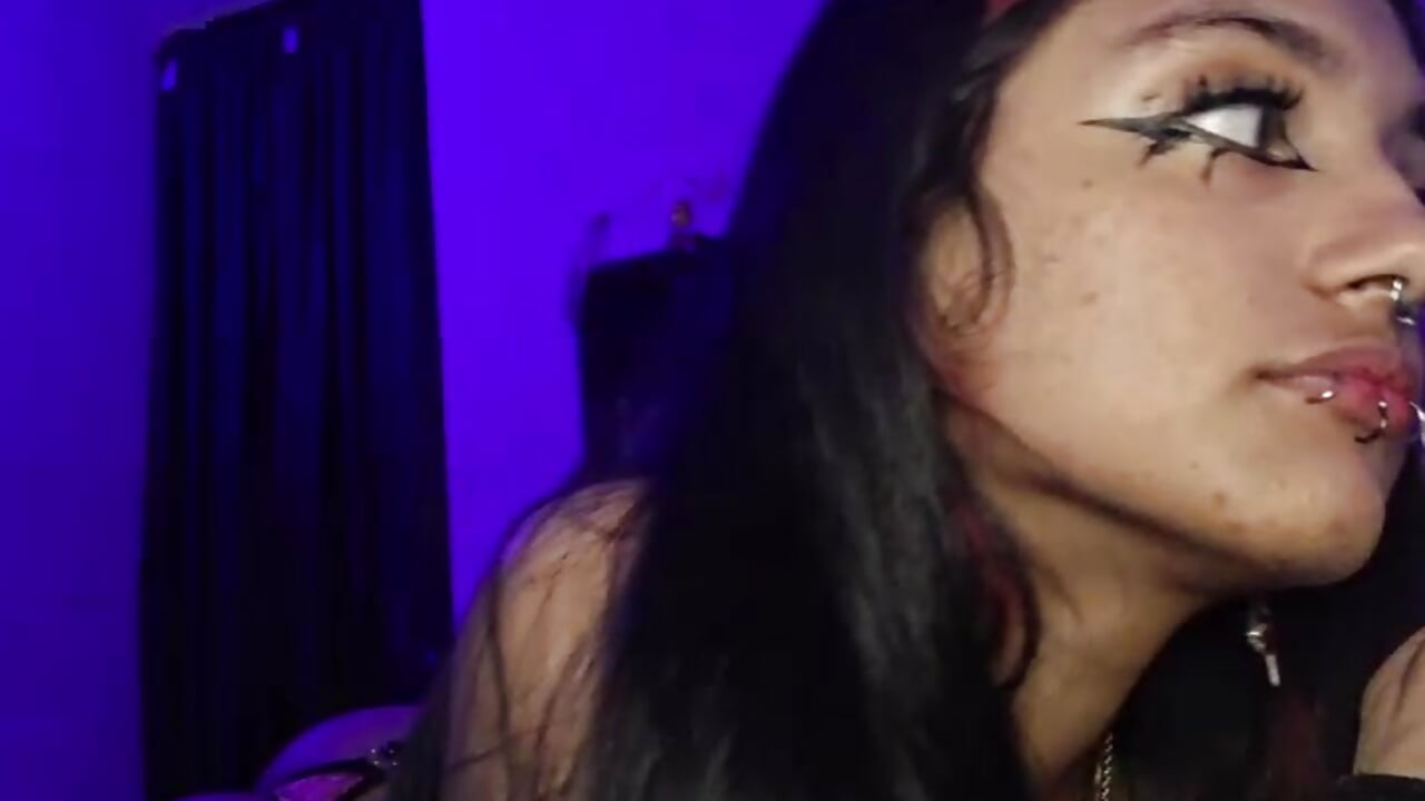 Do you like my eyeliner? ;) – video af carolinerue cam-model