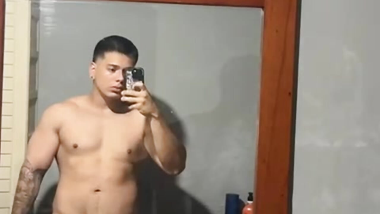 Online - vidéo du modèle de showcams xKevyn