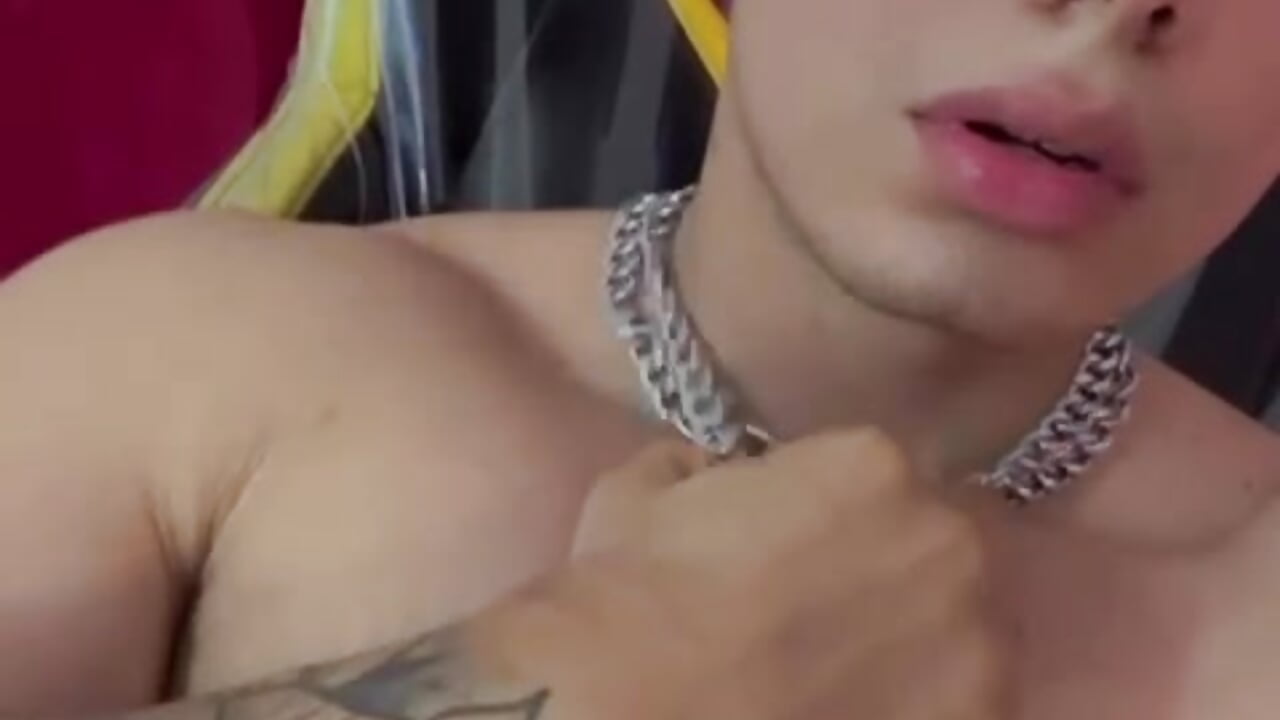 xKevyn - вебкам модель избранные видео 6009