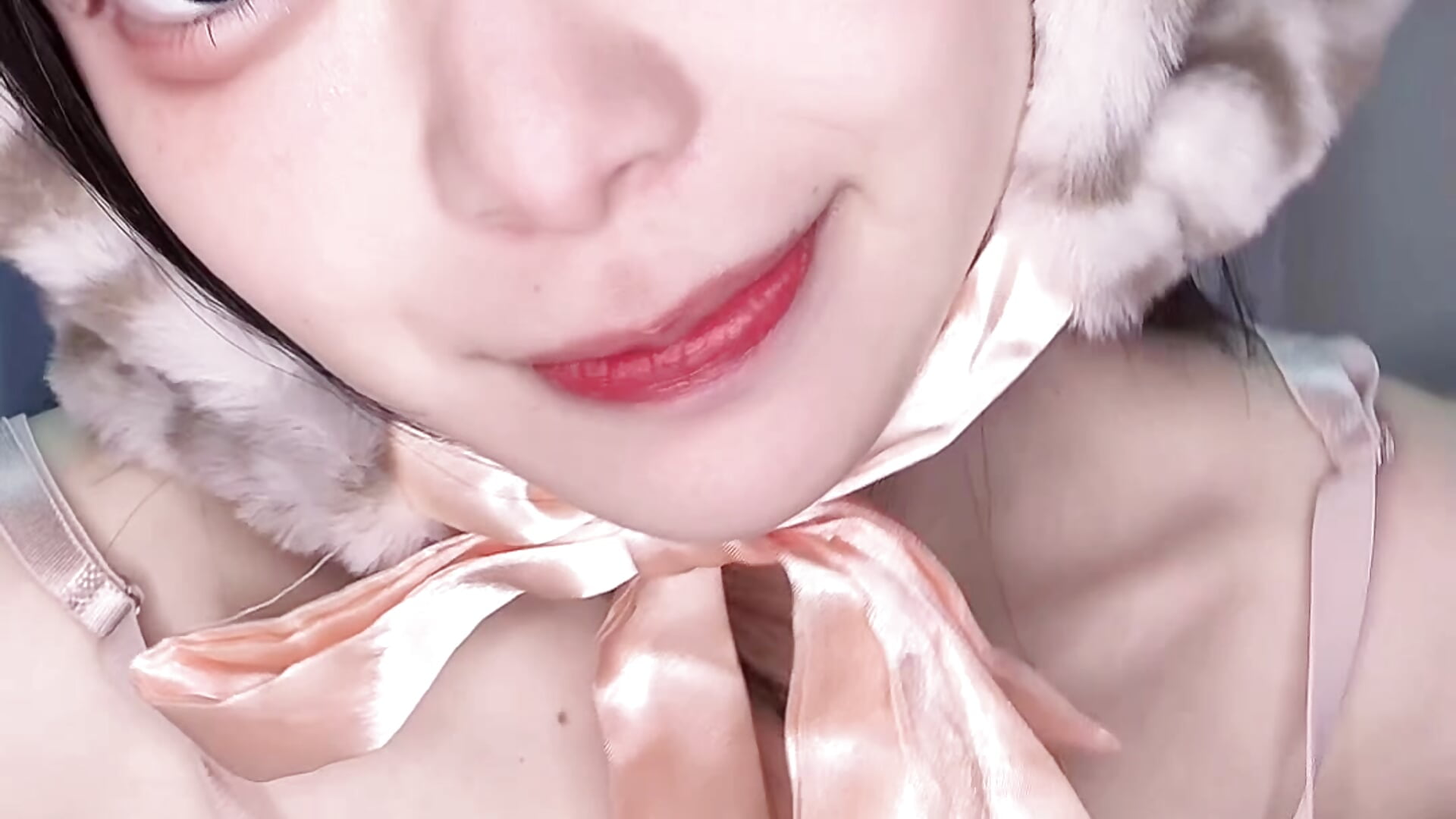 猫コスプレでおっぱい見せ🐱💕