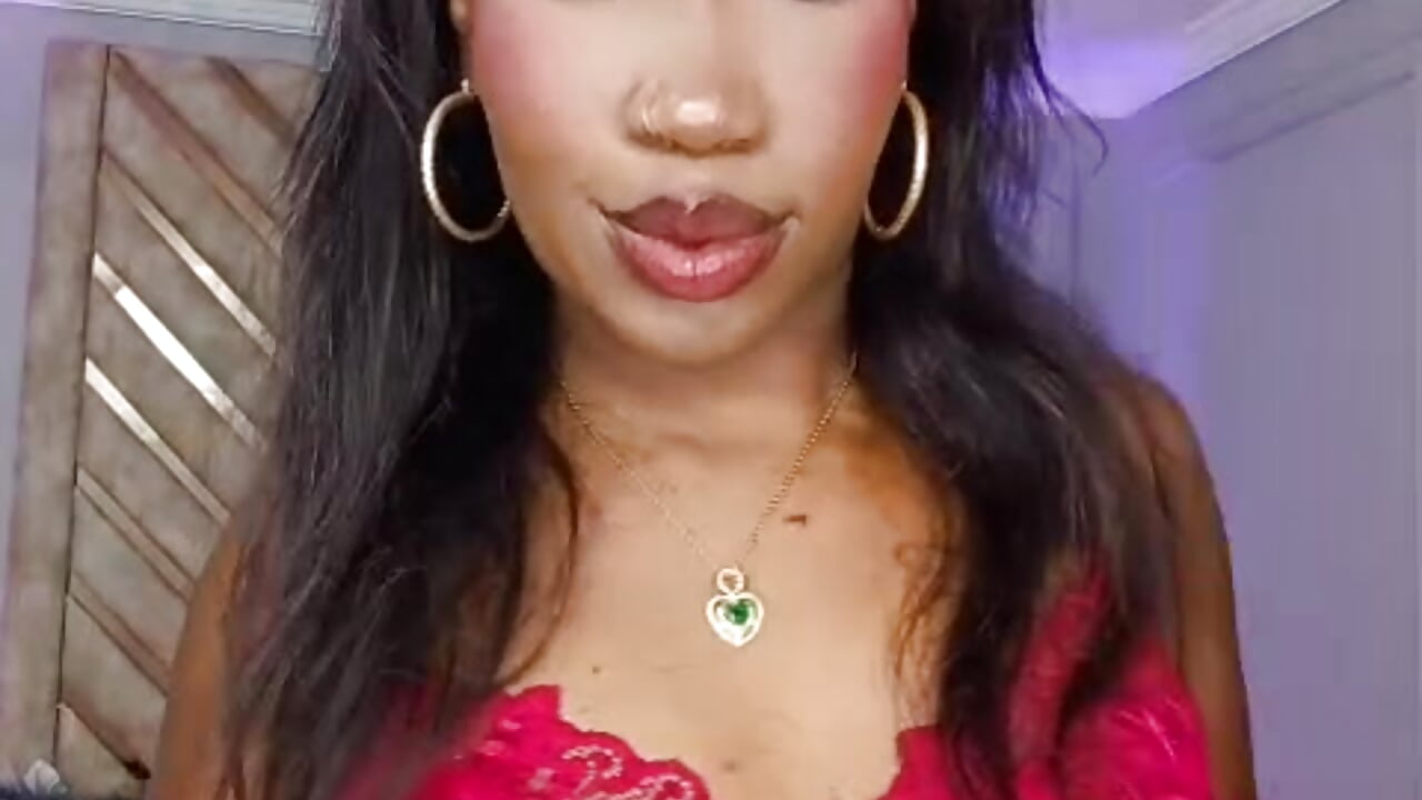 🥰 - video by Rossie-Cameron cam model