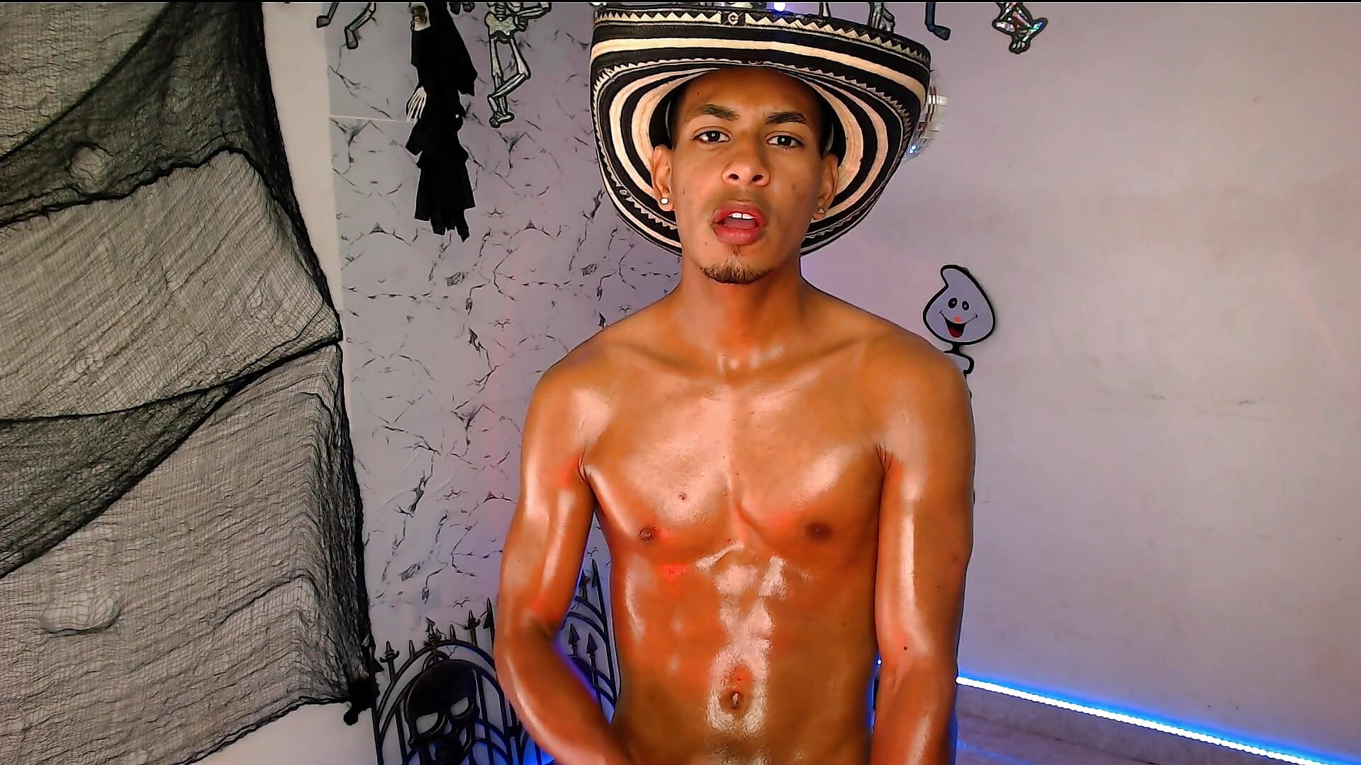 lorian_vikel's gestures during his cum - vidéo du modèle de showcams lorian_vikel