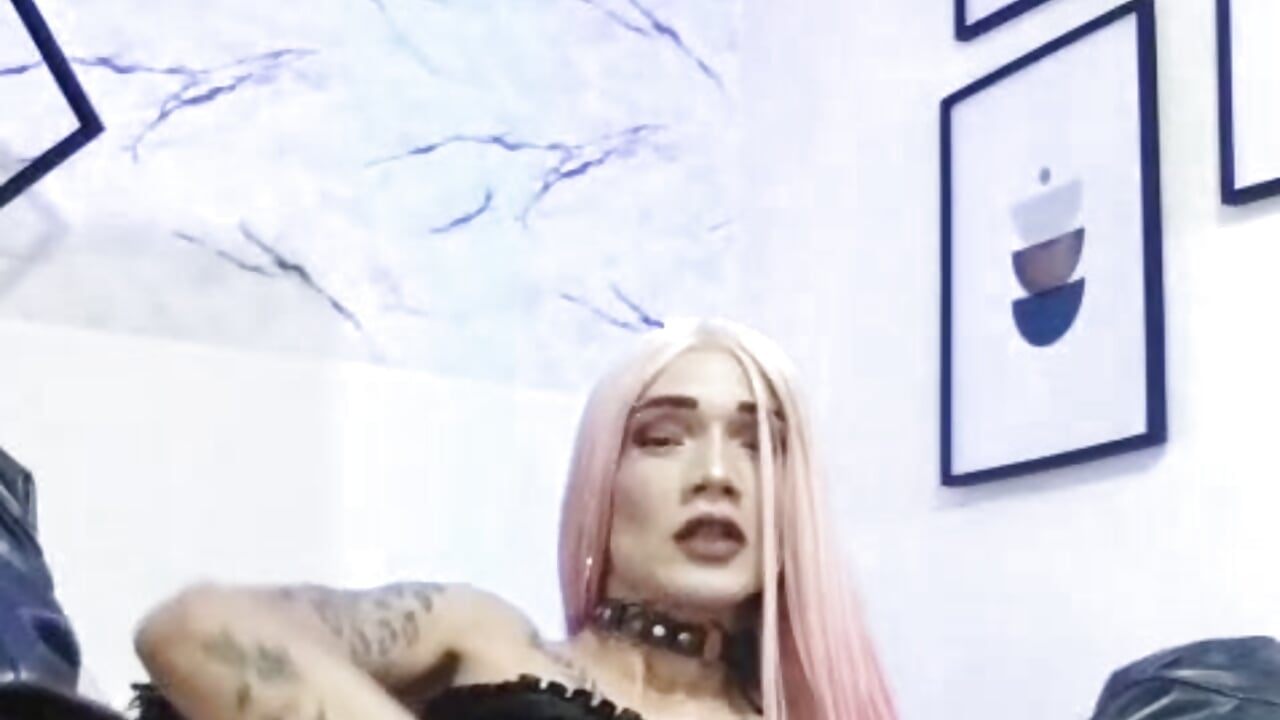 Come Lick And Sawllow All! - video by MissTresKareen cam model